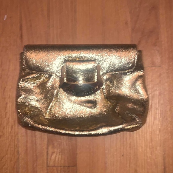 Juicy Couture Pam & Gela Gold Shimmery Magnetic Closure Clutch Purse Never Used - Picture 2 of 6